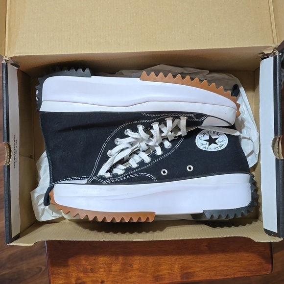 Converse - Picture 2 of 7